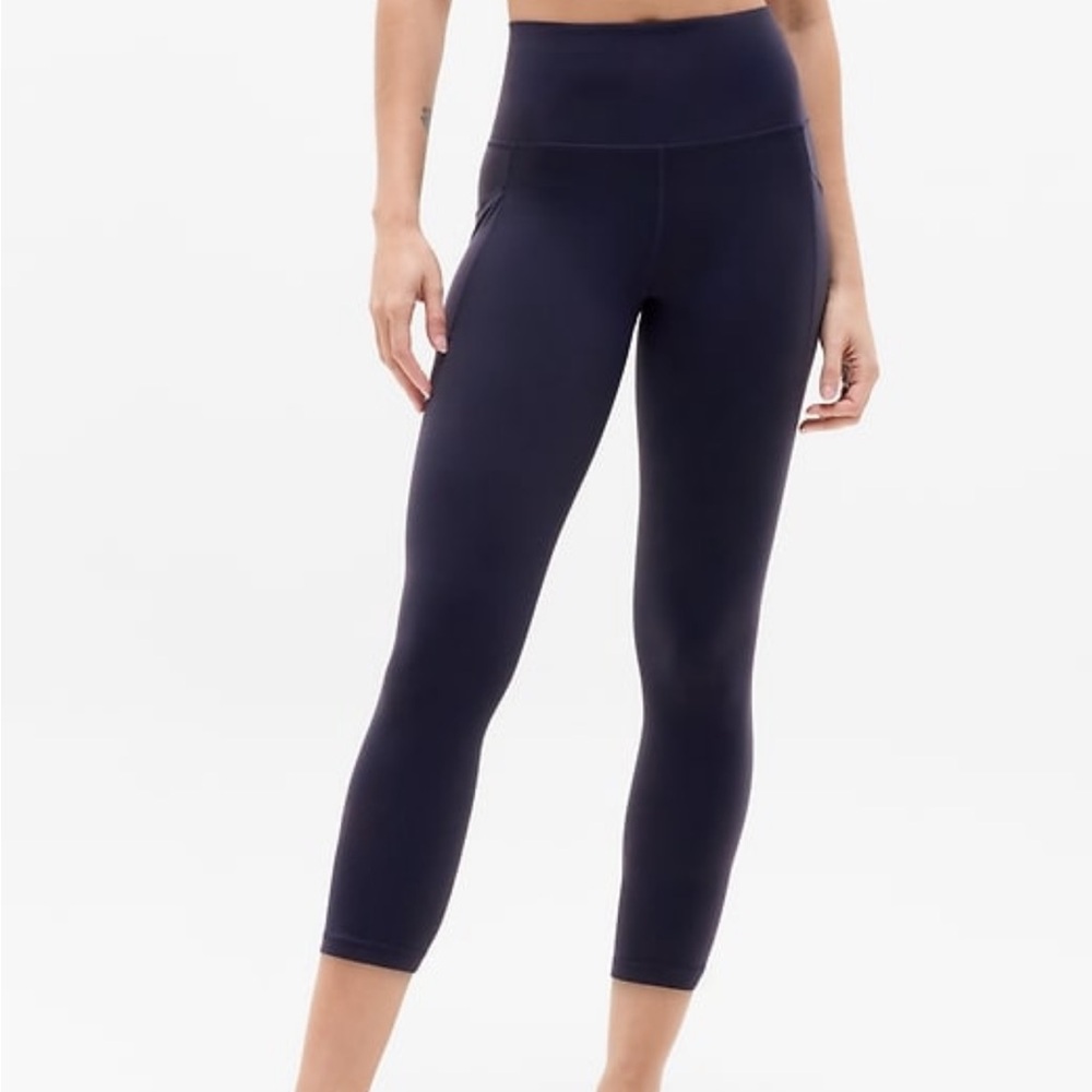 Athleta Salutation Stash Pocket II Capri Navy